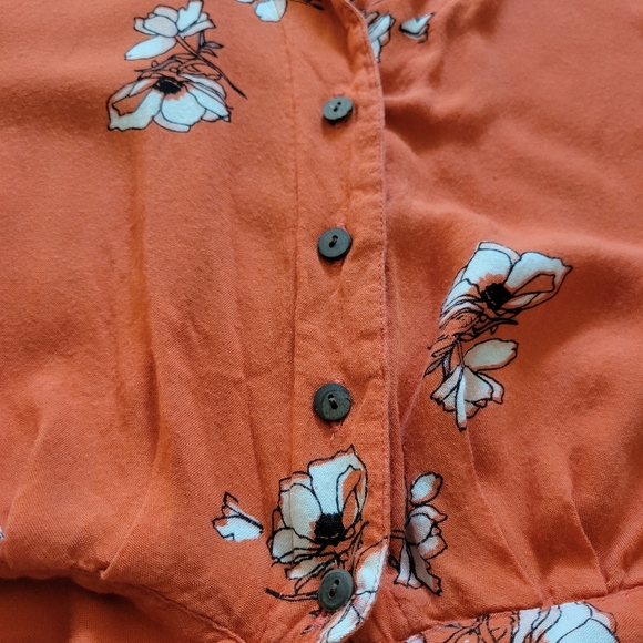 Patrons of peace floral tie front top - Picture 4 of 5